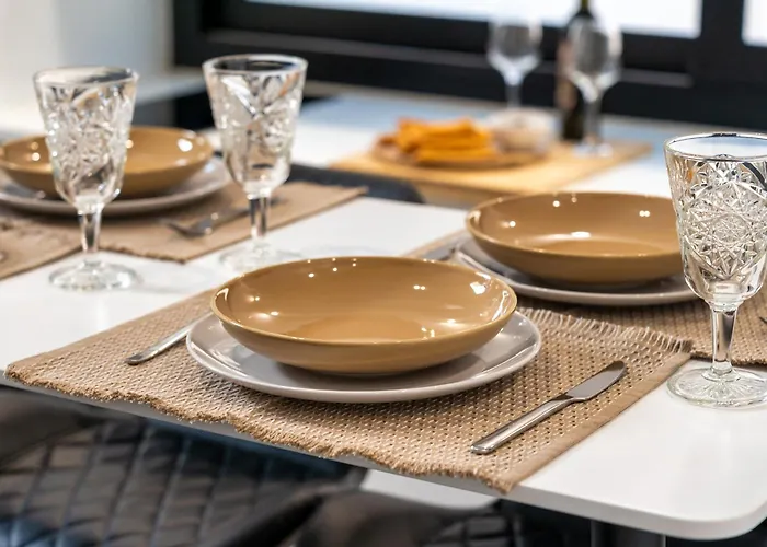 Aelia Elegant Calamata