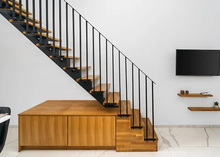 Aelia Elegant Calamata